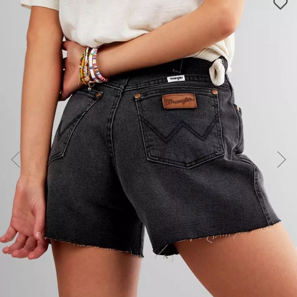 High Rise A-Line Stretch Short size 28